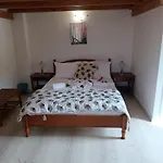 Ifestia 4* Kamári