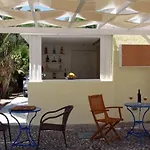 Ifestia מלון דירות Kamári