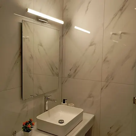 Apart Otel Ifestia Kamári