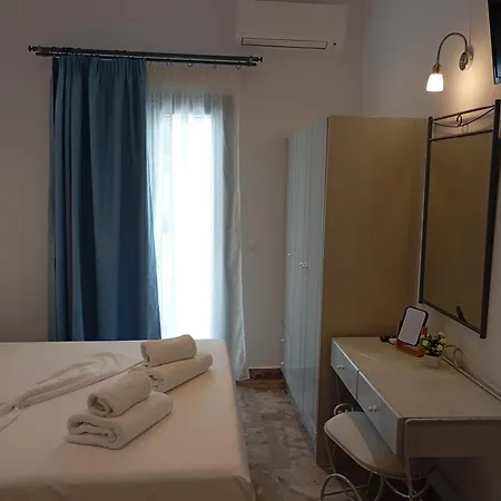 Aparthotel Ifestia Kamari (Santorini)