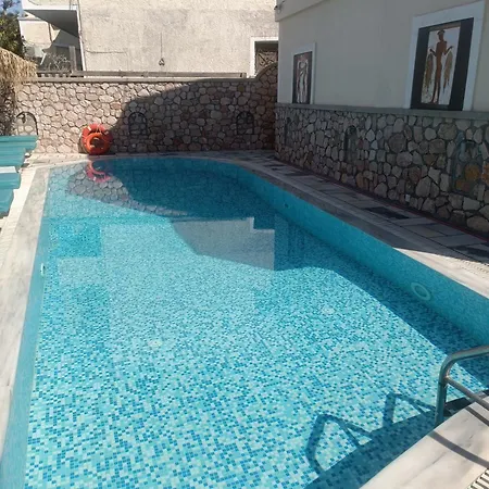 Apart Otel Ifestia Kamári