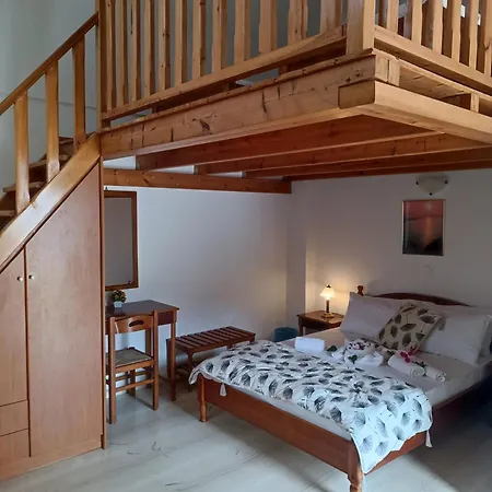 Ifestia 4* Kamári