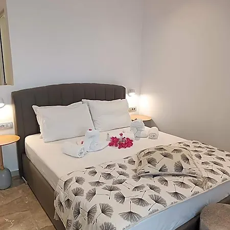 Apart-hotel Ifestia Kamári