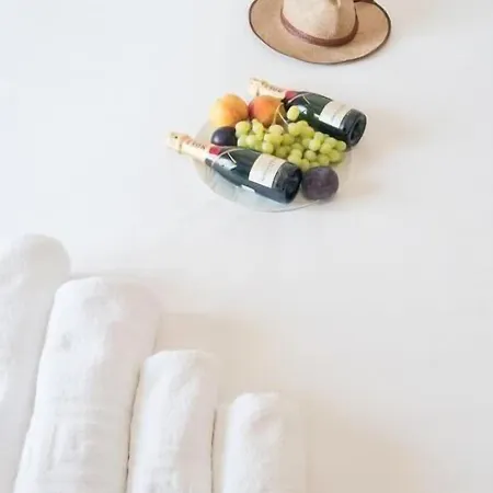 Ifestia Aparthotel Kamári