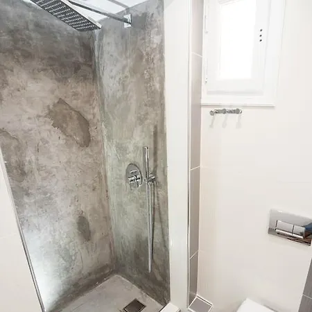 Ifestia Apart Otel Kamári