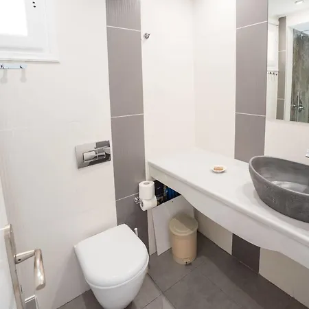 Ifestia Aparthotel 2*