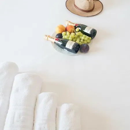 Ifestia Kamari (Santorini)