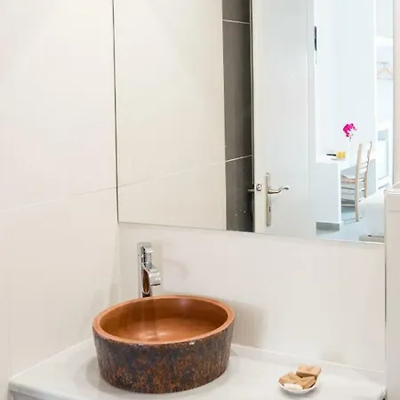 Ifestia Aparthotel 2*