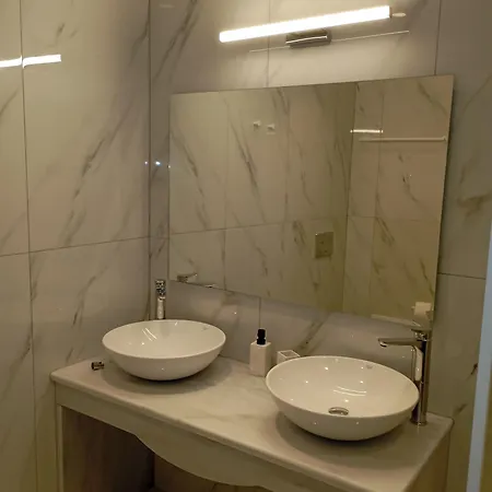 Lägenhetshotell Ifestia 4*