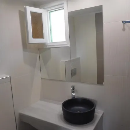 Ifestia Lägenhetshotell 4*