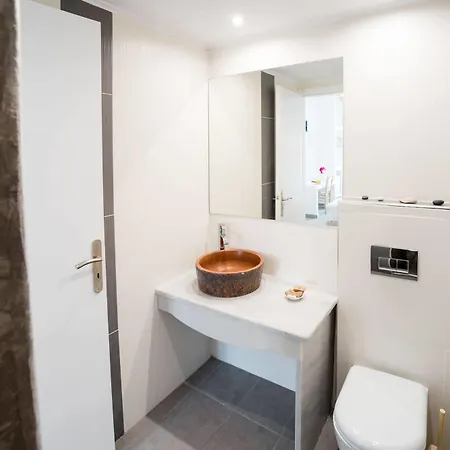 Ifestia Aparthotel 4*