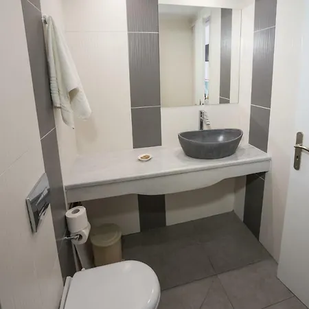 Ifestia Lägenhetshotell Kamári