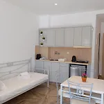Ifestia Kamari (Santorini)