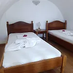 Ifestia Aparthotel Kamari (Santorini)